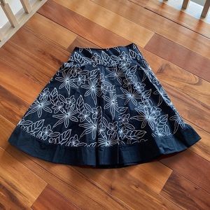 White House Black market full skirt and size 2